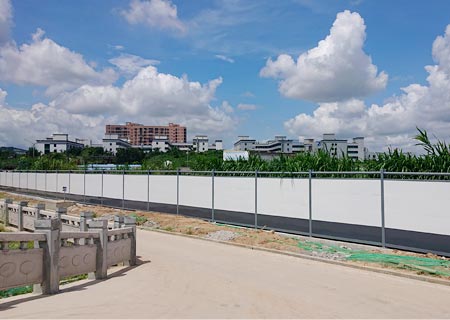 龍崗同富路 中電建水環(huán)境治理施工采用C類交委款烤漆圍擋-A/B/C類圍擋-深圳市大通建材有限公司鋼圍擋生產(chǎn)定制廠家
