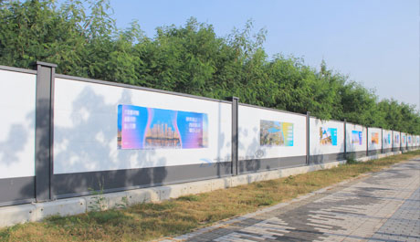 大通建材鋼圍擋、pvc圍擋符合深圳市政府統(tǒng)一標(biāo)準(zhǔn)的圍擋，美觀(guān)環(huán)保、安全穩(wěn)固。